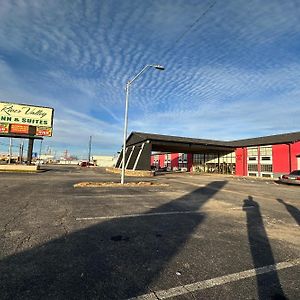 River Valley Inn And Suites By Belvilla